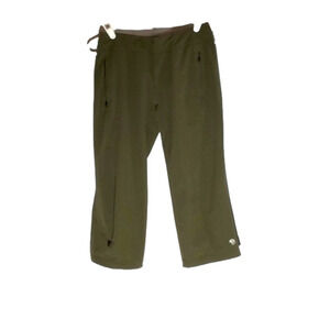 Mountain Hardwear Short Hiking Pants, Size 4, Army Green.
